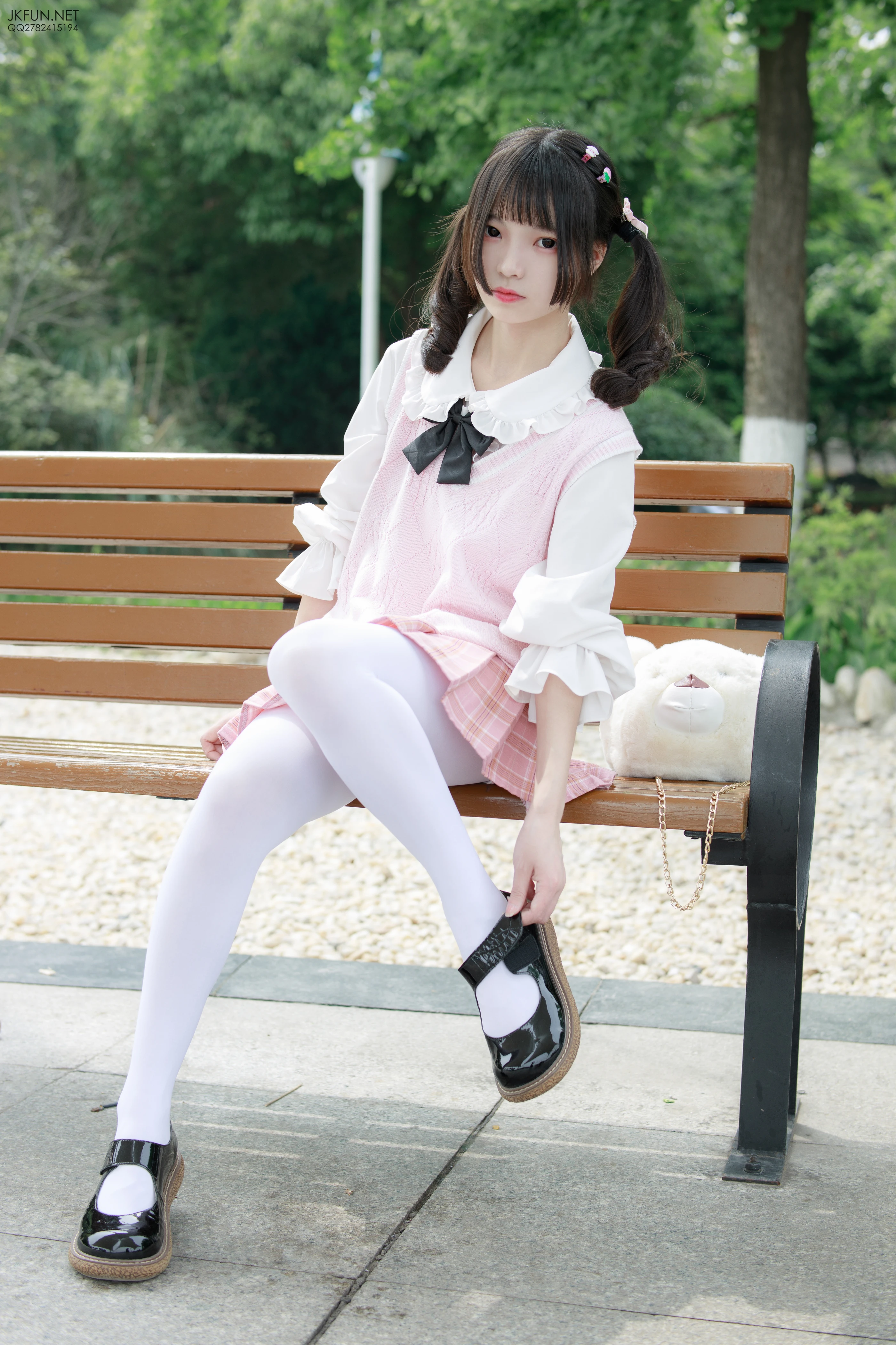 森萝财团 [JKFUN-007] 默陌 80D白丝 [126P 1V]插图7